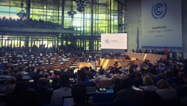 Negociadores de COP21 debaten acuerdo contra cambio climático