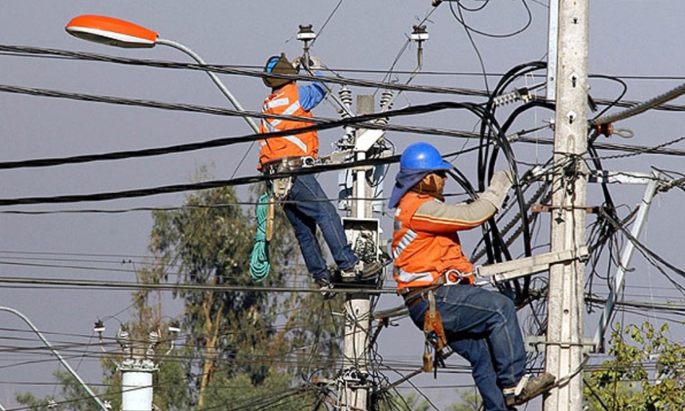 Disputa por la reforma: Juez otorgó más suspensiones contra la Ley Eléctrica