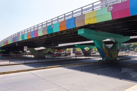 Arte y Ciudad: El mural de Están Pintando que le cambió la cara al puente de Escuela Militar
