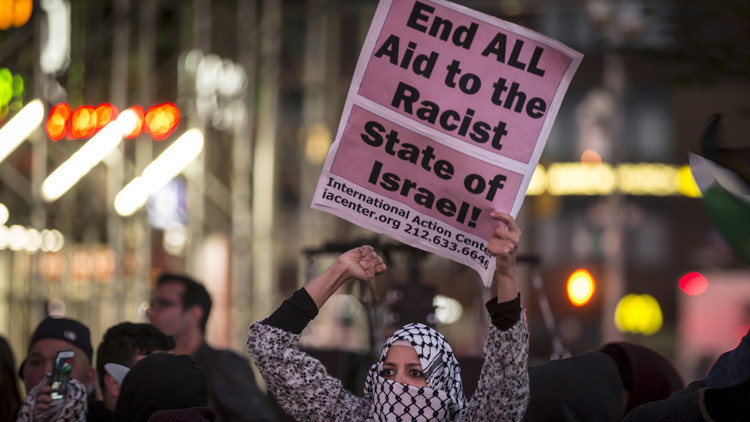 Miles de estadounidenses protestan contra la violencia israelí hacia los palestinos
