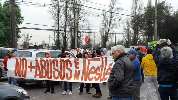 Trabajadores de Nestlé Chile inician huelga indefinida para reclamar mejoras salariales
