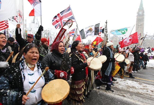 Mujeres reviven movimiento indígena para denunciar la violencia física y sexual de la que son víctimas por parte de la policía canadiense