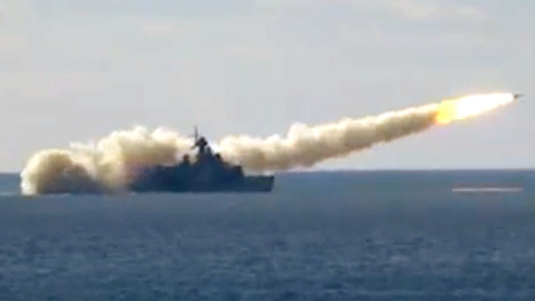 El Ministerio ruso de Defensa divulga un video de ensayos militares en Crimea