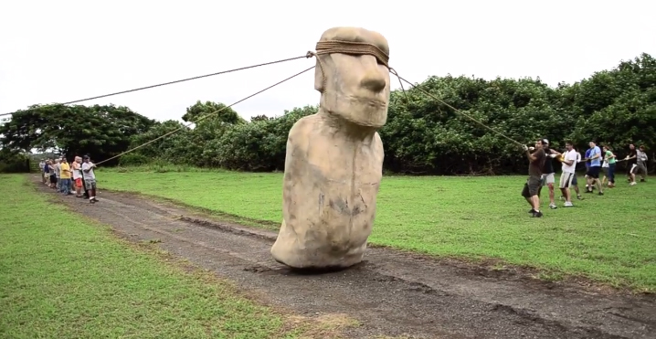 La teoría que explica cómo “caminaban” los moáis y que rescata la tradición ancestral Rapa Nui
