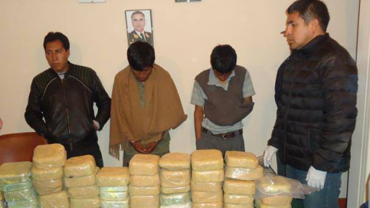 Conmoción en Perú: un jefe antidrogas y otros 5 agentes, detenidos con 20 kilos de cocaína