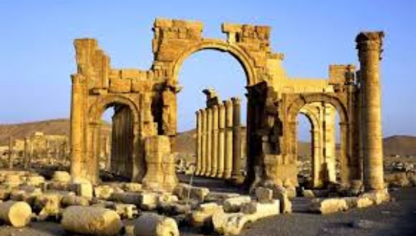 Estado Islámico destruye el Arco del Triunfo en Palmira