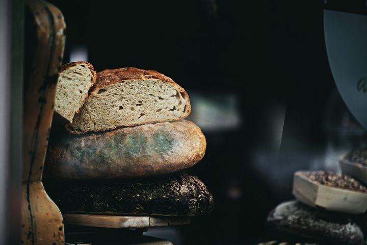 ¿Es malo comer pan con moho?