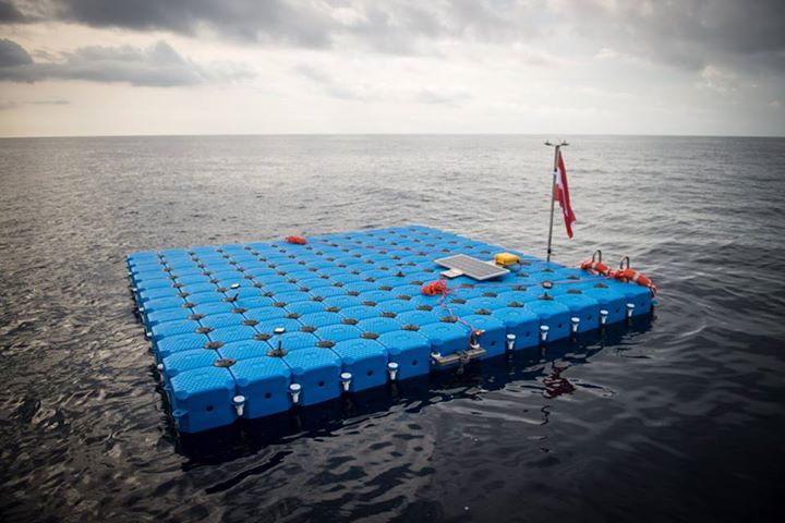 Colocan plataforma de rescate marítima en rutas de huida de los refugiados