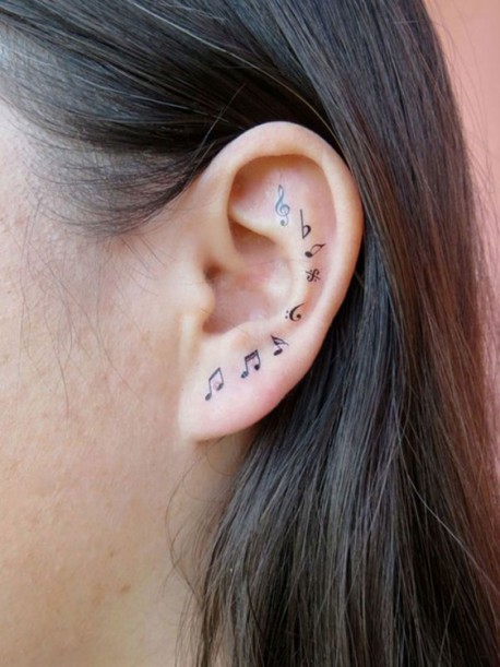 30 tatuajes en la oreja tan geniales que te encantarán