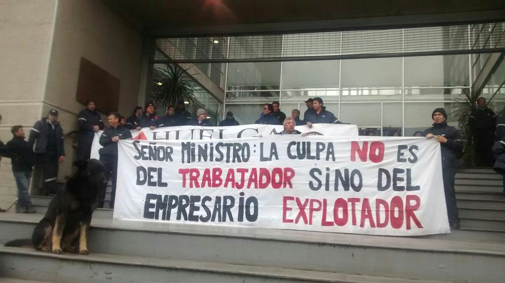 Se mantiene el paro de trabajadores de Express de Transantiago: piden mediación a la OIT