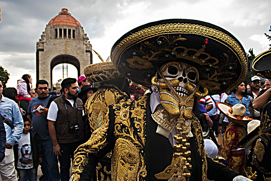 Música, baile y tradiciones El Primer