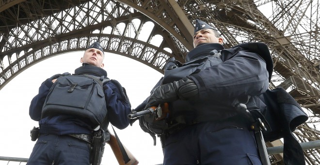La Torre Eiffel, Eurodisney y el Louvre, cerrados por los atentados