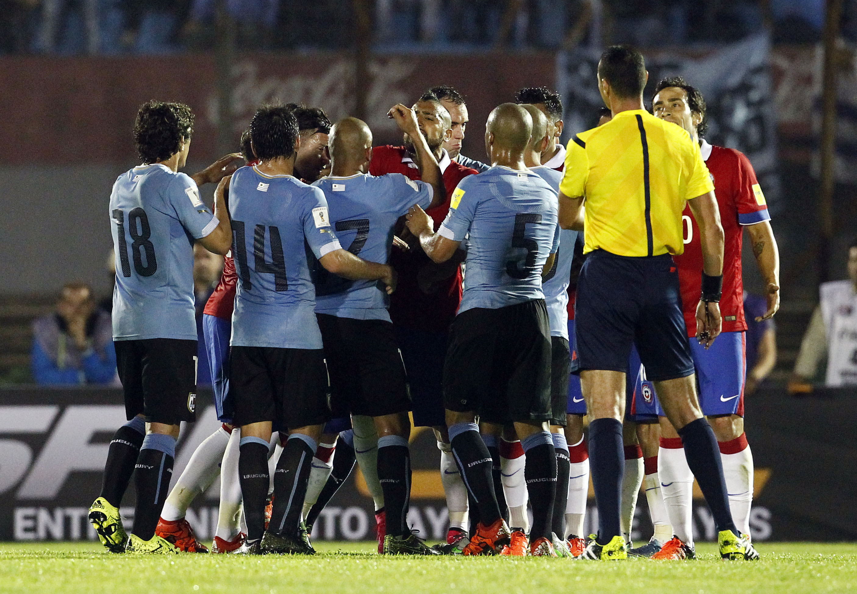 Chile cayó en la trampa de Uruguay y perdió su invicto en las clasificatorias