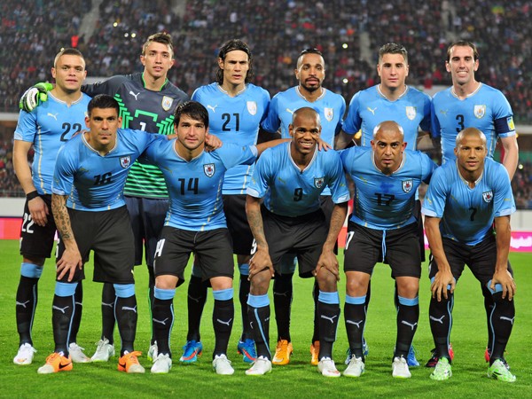 Conoce la formación que pararía Uruguay para enfrentarse a Chile