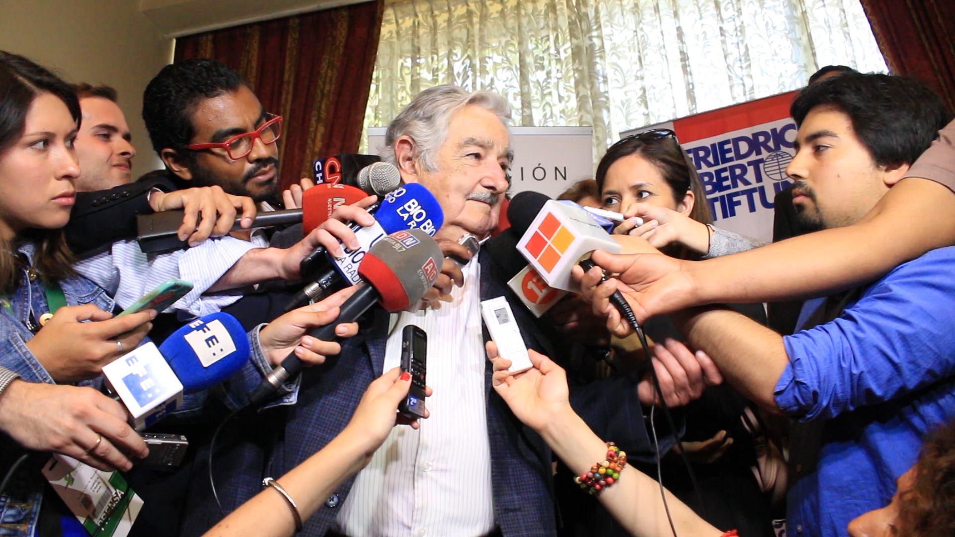 Mujica se refiere al TPP en Chile