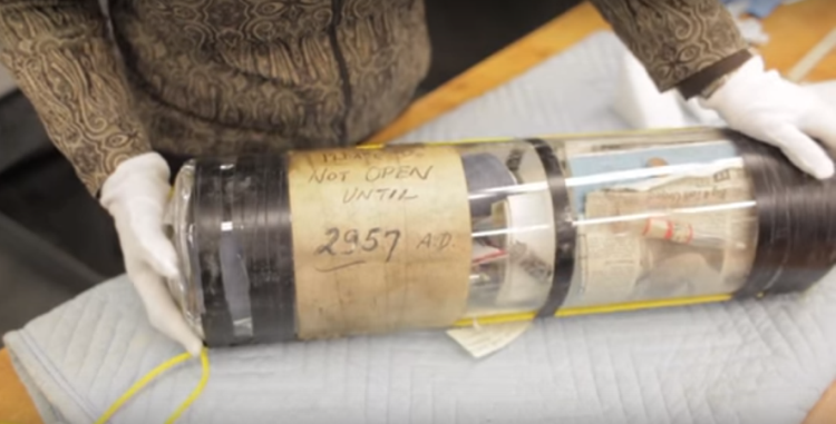 Encuentran una cápsula del tiempo de 1957 (VIDEO link)
