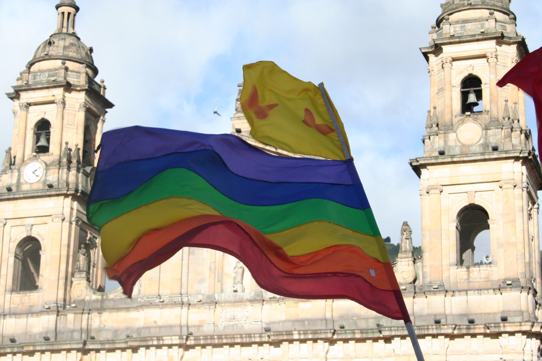 Voces Ignoradas: la situación de las personas con orientación sexual e identidad de género diversas en el conﬂicto armado colombiano