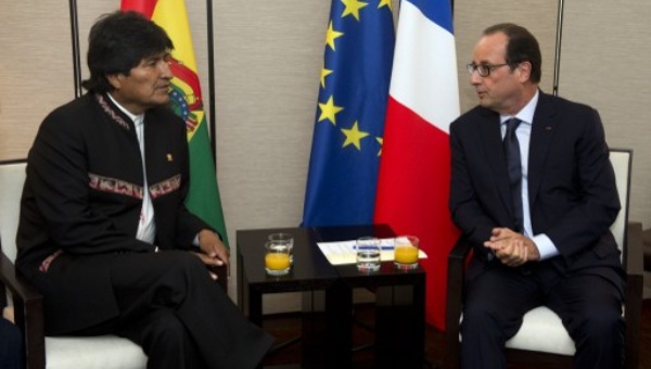 Otro golpe a la cancillería: Francia insta al diálogo entre Chile y Bolivia