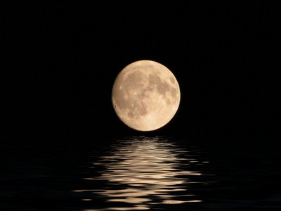 Mira cómo la Tierra le robó el Agua que tenía la Luna