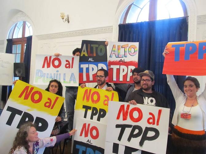 Advierten sobre firma del TPP por Bachelet en febrero próximo