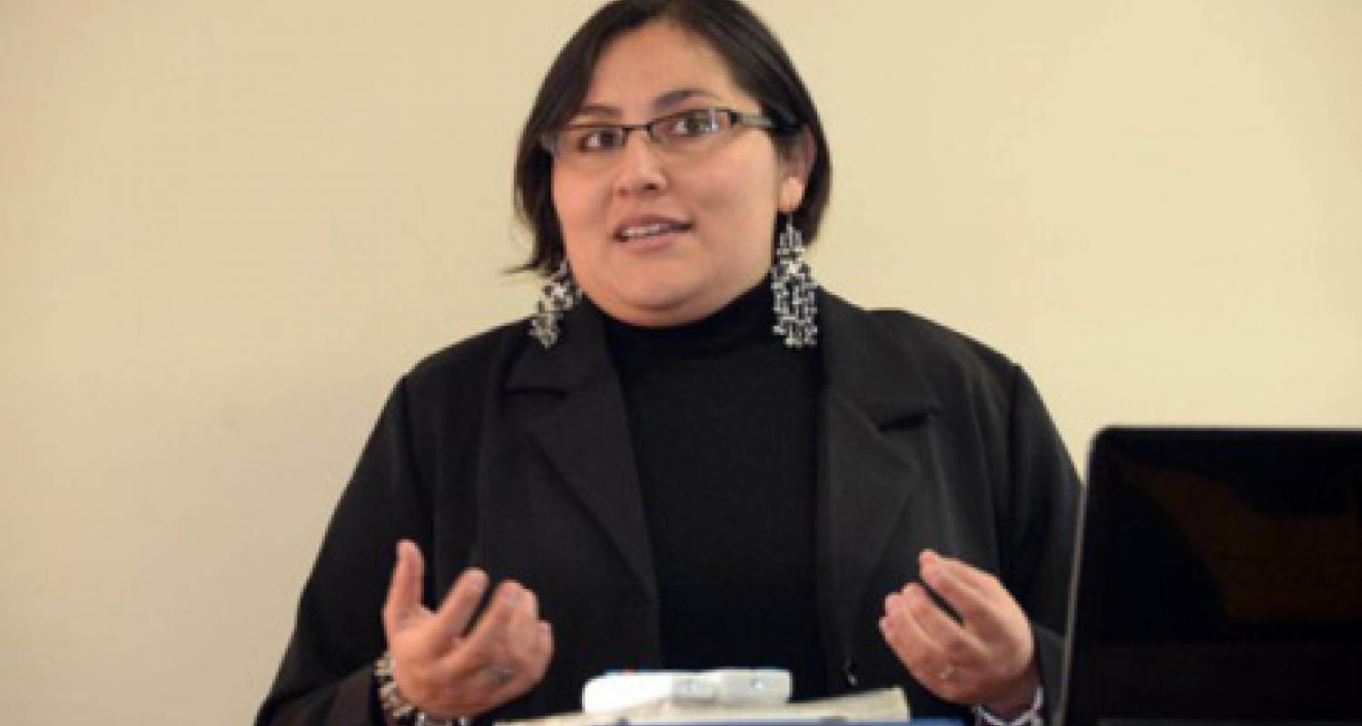 Con tesis sobre la pluriculturalidad y el EZLN joven mixteca obtiene título en psicología