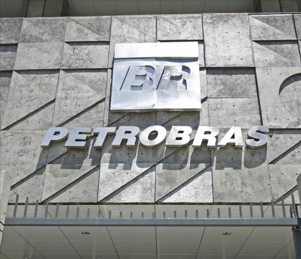 Obreros de Petrobras comienzan una huelga por tiempo indeterminado en Brasil
