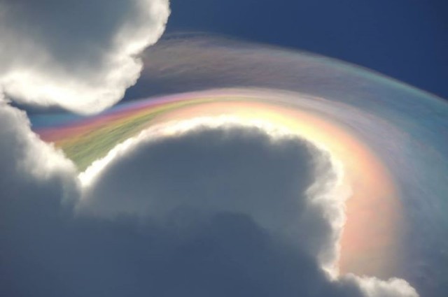 Una fantástica nube arcoíris fue vista en el cielo jamaicano