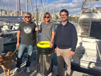 Tachos de basura flotantes para reducir la polución marina