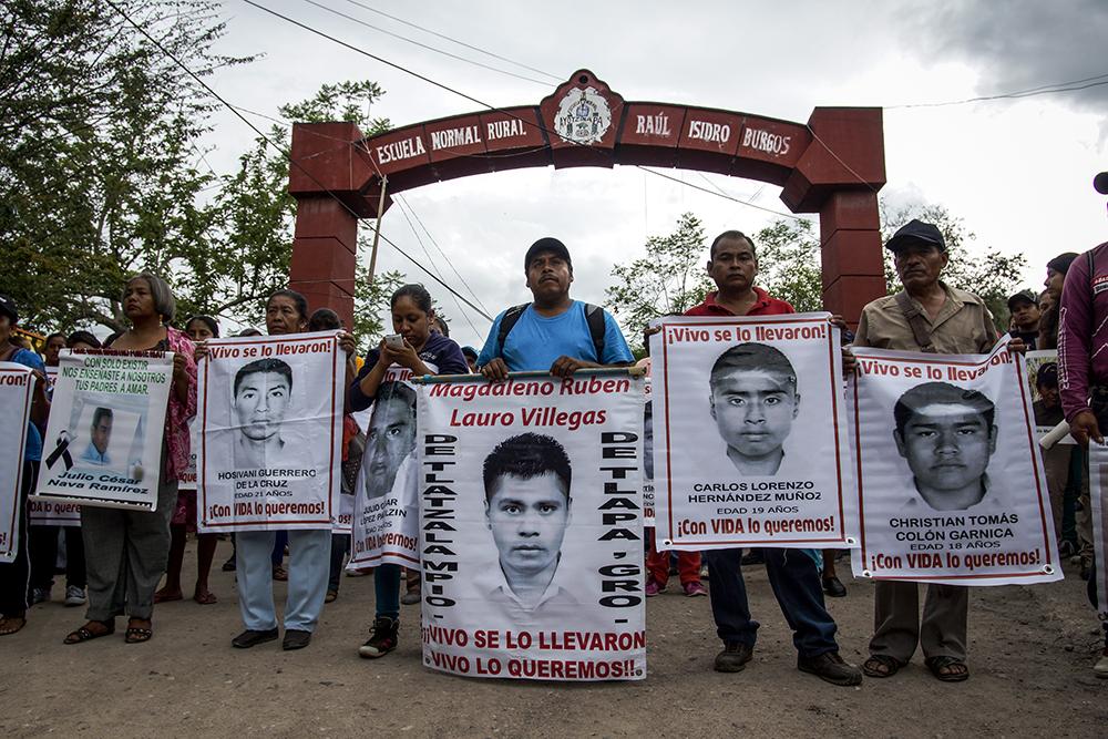“El gobierno mexicano nunca nos ha querido ayudar”, padres de los 43 en Chile