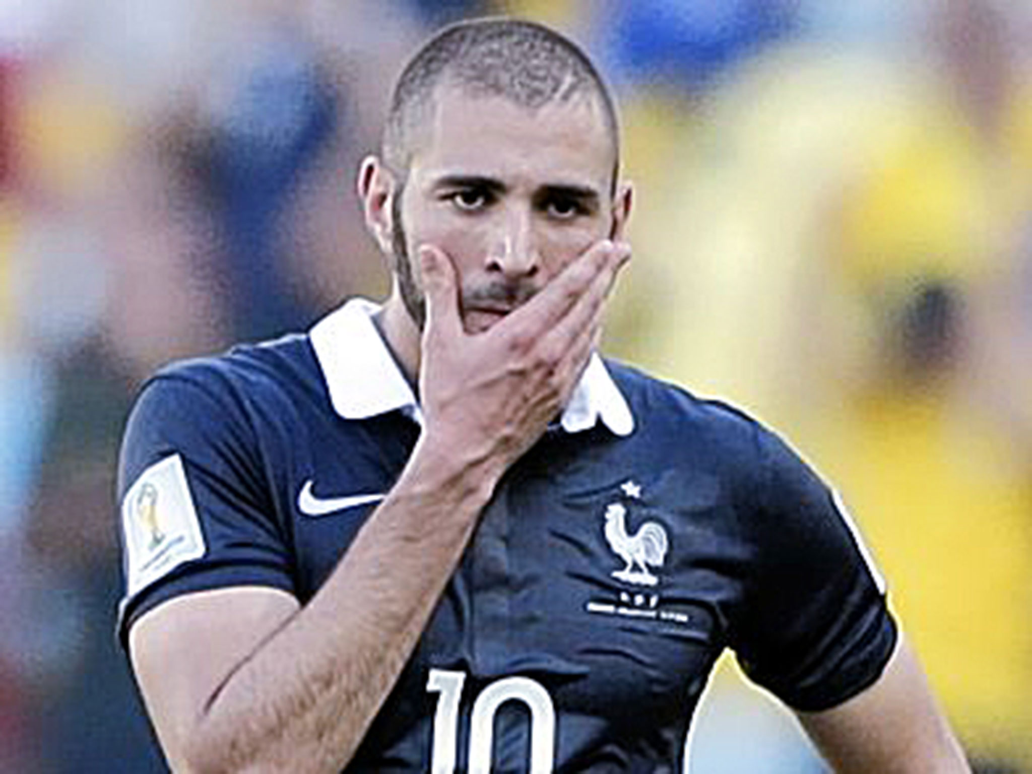 Federación francesa anuncia que Benzema no jugará la Euro