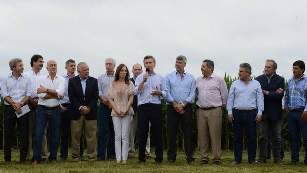 El agro está de fiesta: Macri eliminó las retenciones a los granos y redujo las de soja