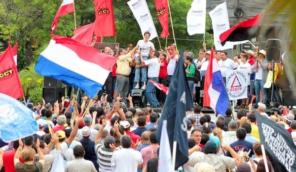 Paraguay: segundo día de huelga general contra el gobierno de Cartes