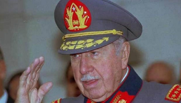 Cómo Pinochet metió a los pobres en «comunas container»