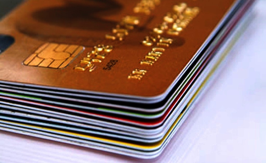 Explosivo endeudamiento: Uso de tarjetas de crédito aumenta un 25% en los últimos años