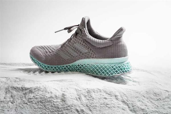 Adidas hizo estas zapatillas con desecho plástico del mar e impresión 3D