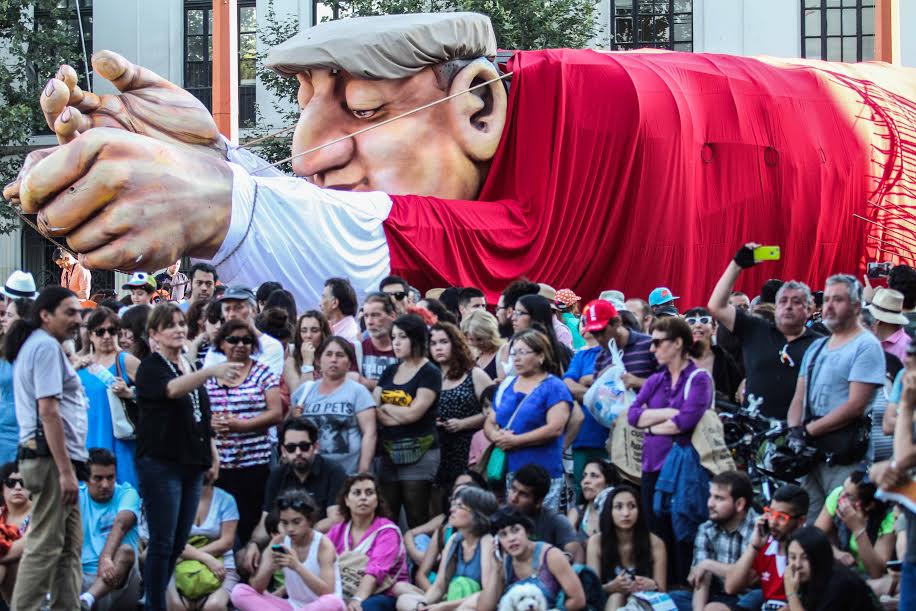 20 mil personas disfrutaron este fin de semana del gran pasacalles que inauguró las actividades de «Chile Celebra el Verano»
