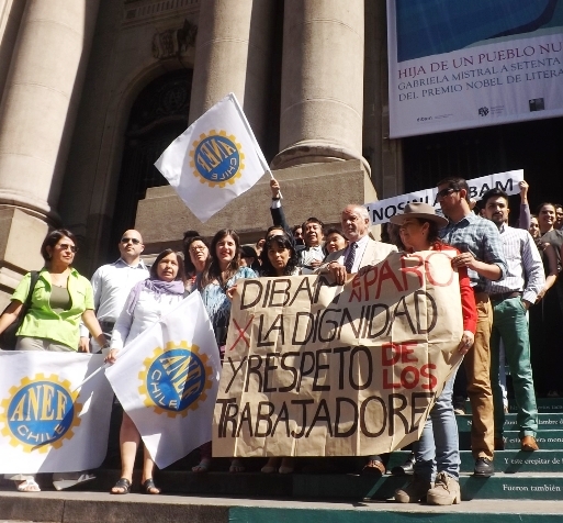 DIBAM EN PARO: Trabajadores reciben respaldo ANEF y exigen bajar proyecto de nuevo Ministerio de Cultura