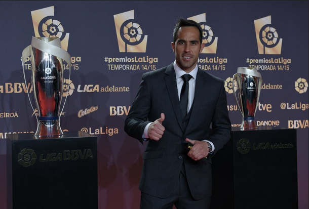Claudio Bravo es elegido el mejor portero de la Liga Española