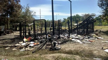 Incendian Ruka y campo ceremonial Mapuche ubicado en Universidad de Chile en La Pintana