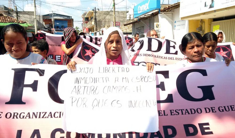 Marchan en Ayutla por la libertad de presos políticos de la CRAC