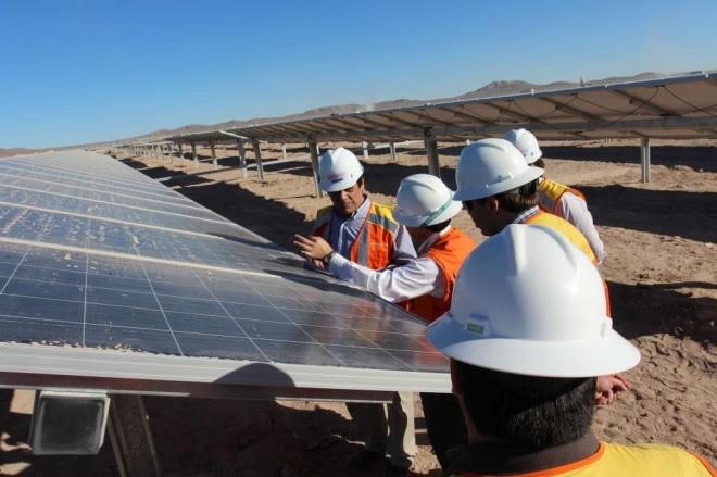 Bienes Nacionales aprueba concesiones para la ejecución de 190 proyectos de Energías Renovables