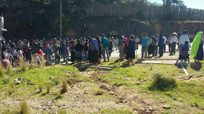 Despojados retienen a funcionarios en Chiapas