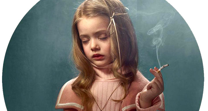 El controvertido arte fotográfico en los «niños fumadores» de Frieke Janssens