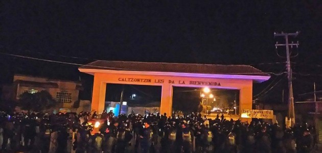 Desalojan por la noche a manifestantes en Uruapan