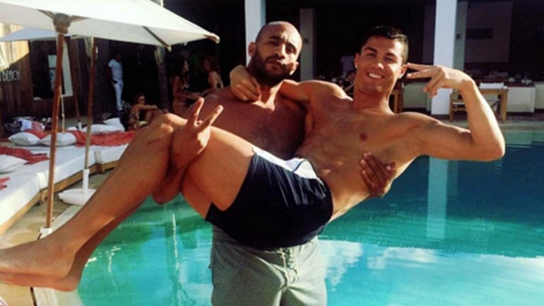 Cristiano Ronaldo tiene prohibición de ver a su amigo marroquí de las polémicas fotos