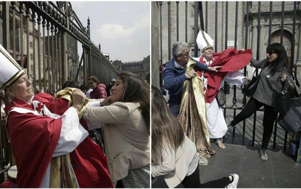 Agreden a activista que protestaba por visita del Papa Francisco a México