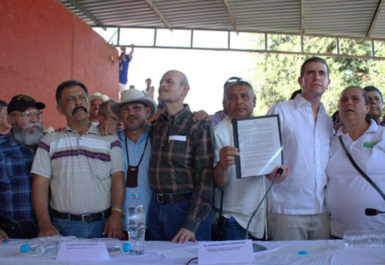 No aprobé registro de armas en Michoacán, dice Castillo