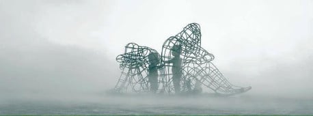 Una escultura que evidencia el niño que todos llevamos dentro