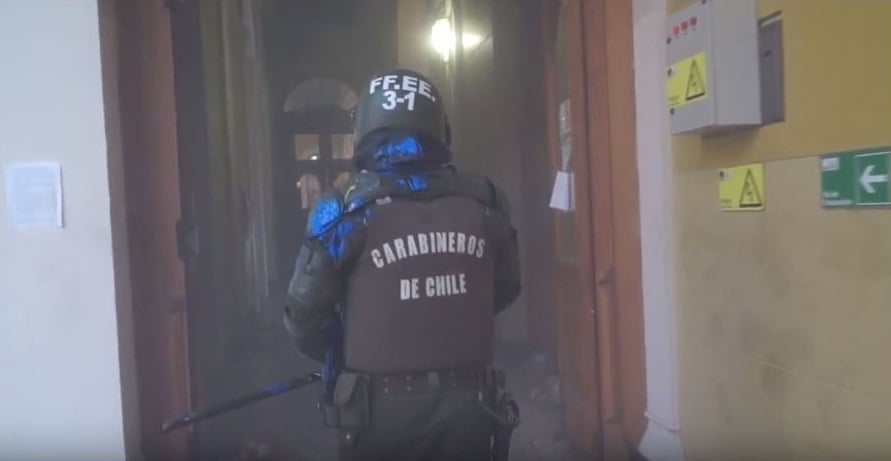 Ingreso FFEE a Universidad de Chile: Corte Marcial procesó a dos carabineros por golpiza