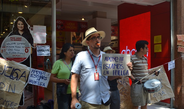 Trabajadores de ABCDIN suman 15 días de huelga sin acuerdo